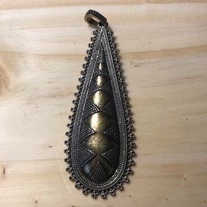 Silver teardrop pendant